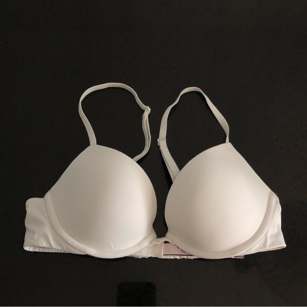 Victoria's Secret White Padded Plunge Bra 32B